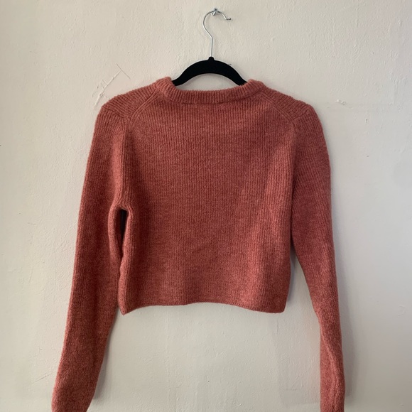 Zara Cropped Sweater - Picture 2 of 3